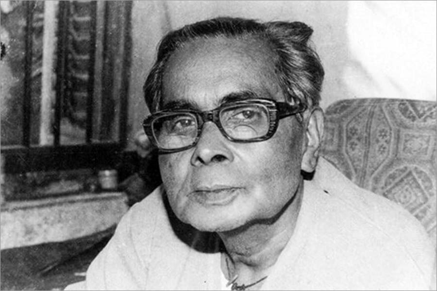 অভিমানী ব্রাত্য দেবব্রত বিশ্বাস