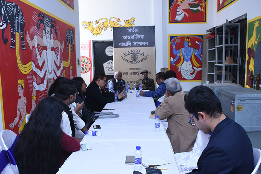 খণ্ডিত ভূমি, অখণ্ড জাতিসত্ত্বা-গোল টেবিল