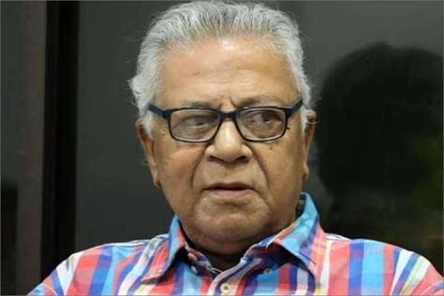 অনিমেষ, আমি ও সমরেশ মজুমদার